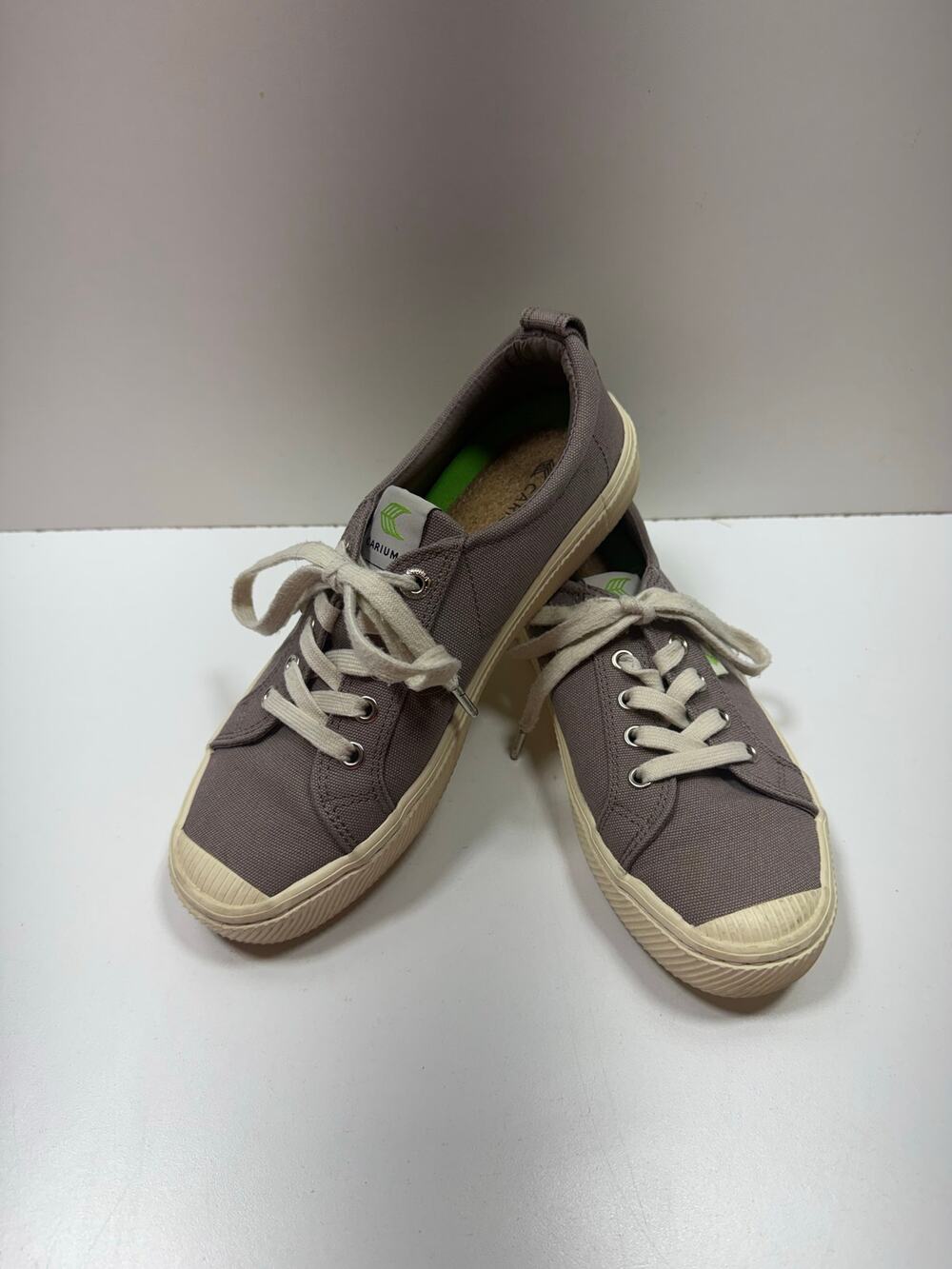 Cariuma OCA Low Rose Gray Canvas Sneakers Women’s Sz 8 Eco Organic Cork Insole